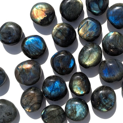 Pierre Roulée Labradorite – Protection et Intuition