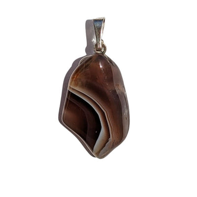 Pendentif en Agate du Botswana Roulée – Équilibre
