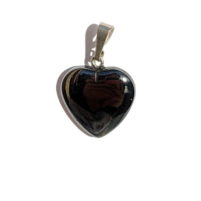 Pendentif Cœur en Hématite – Ancrage et Force Intérieure