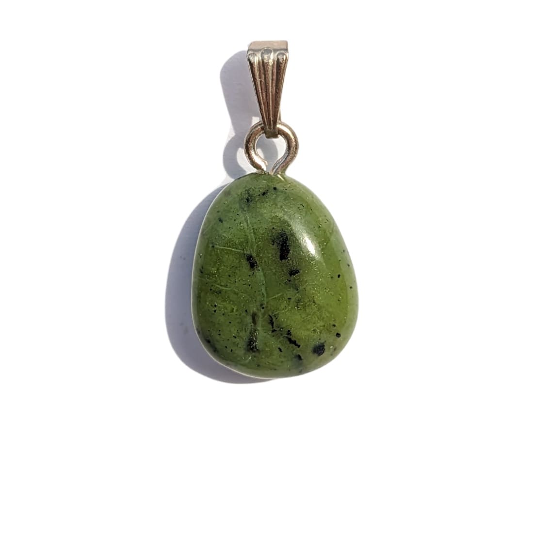 pendentif pierre jade nephrite naturelle