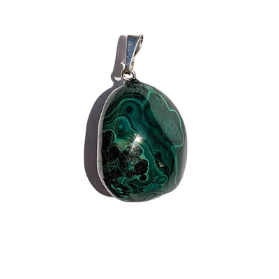 Pendentif en Malachite Roulée – Protection et Transformation