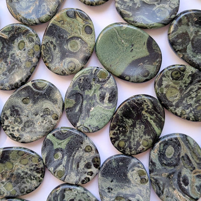 pierre de pouce jaspe kambaba