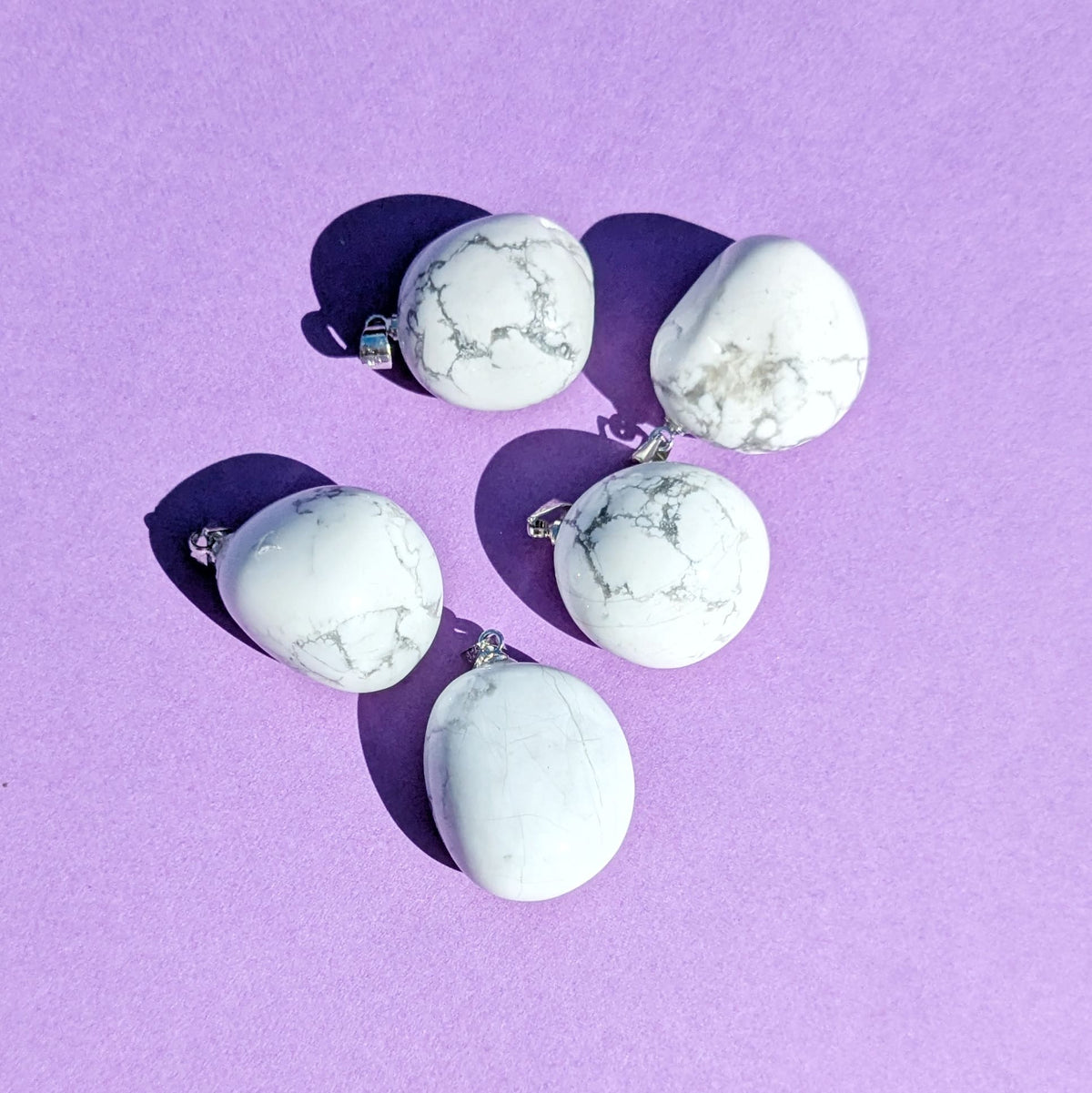 Pendentif en Howlite Roulée – Apaisement et Sérénité