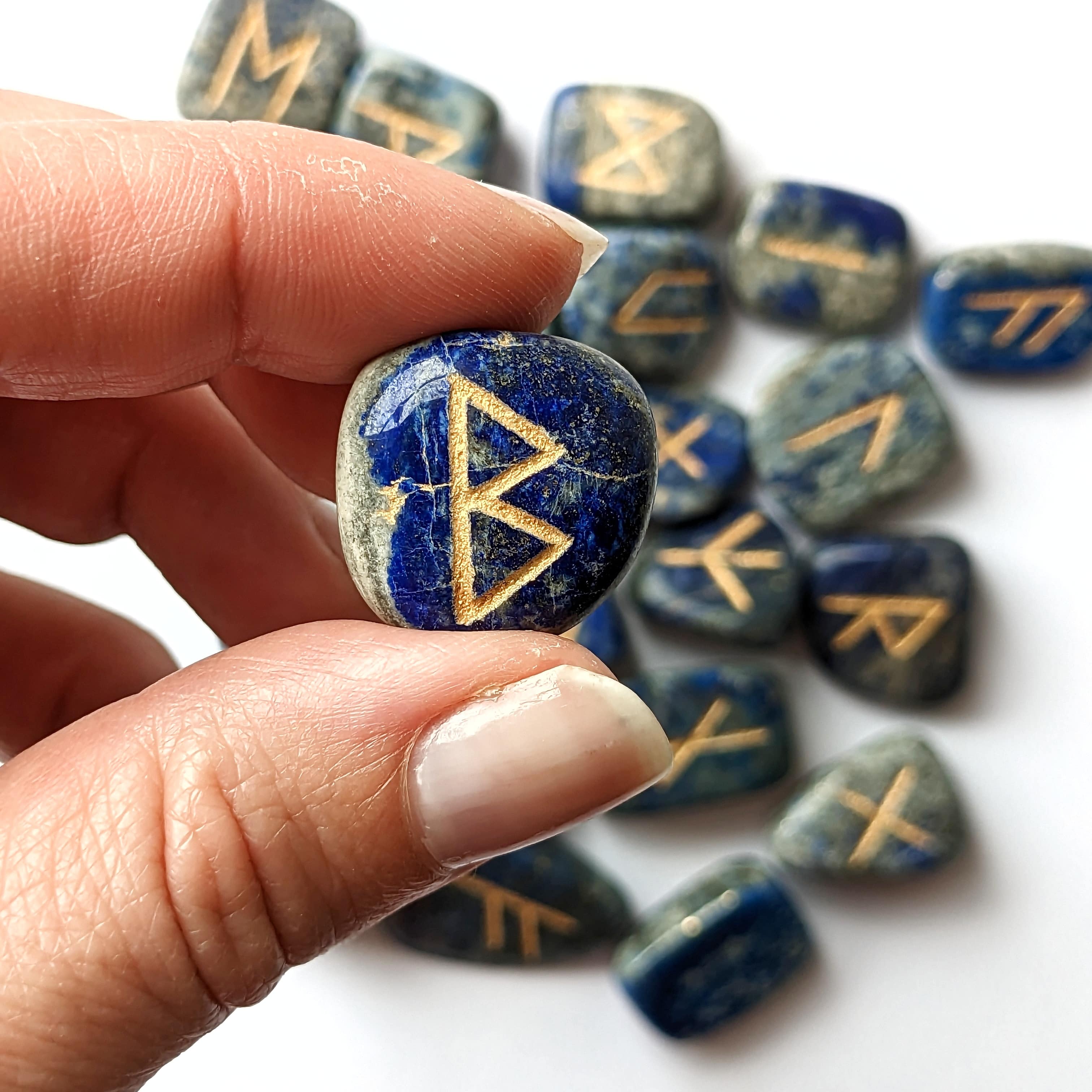 rune lapis lazuli