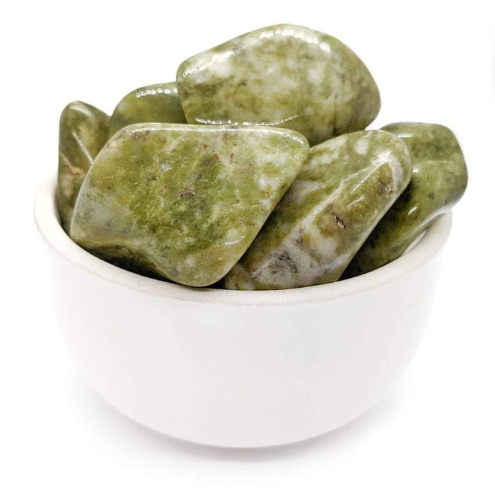 Bijoux et pierres en épidote