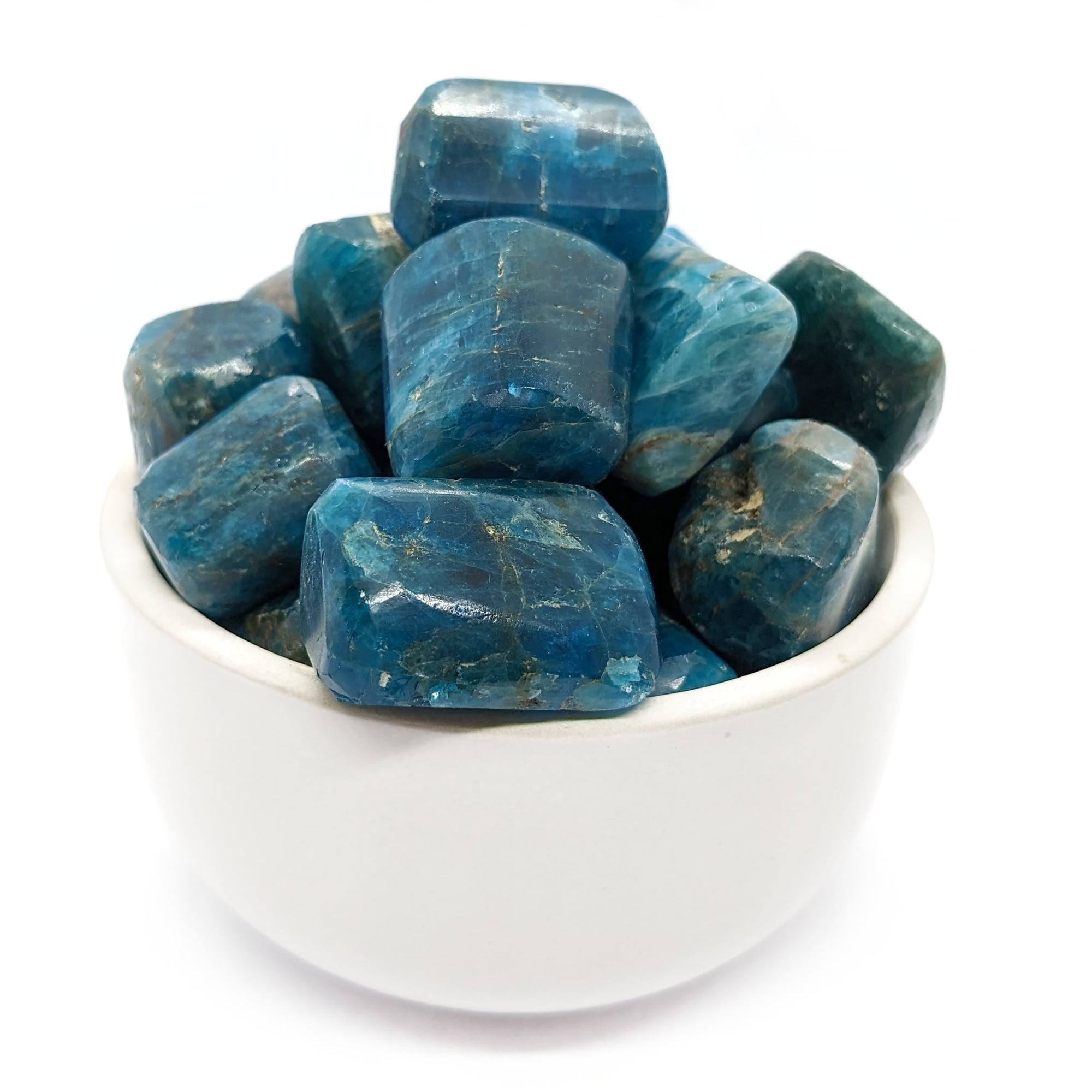 Bijoux et pierres en apatite bleue