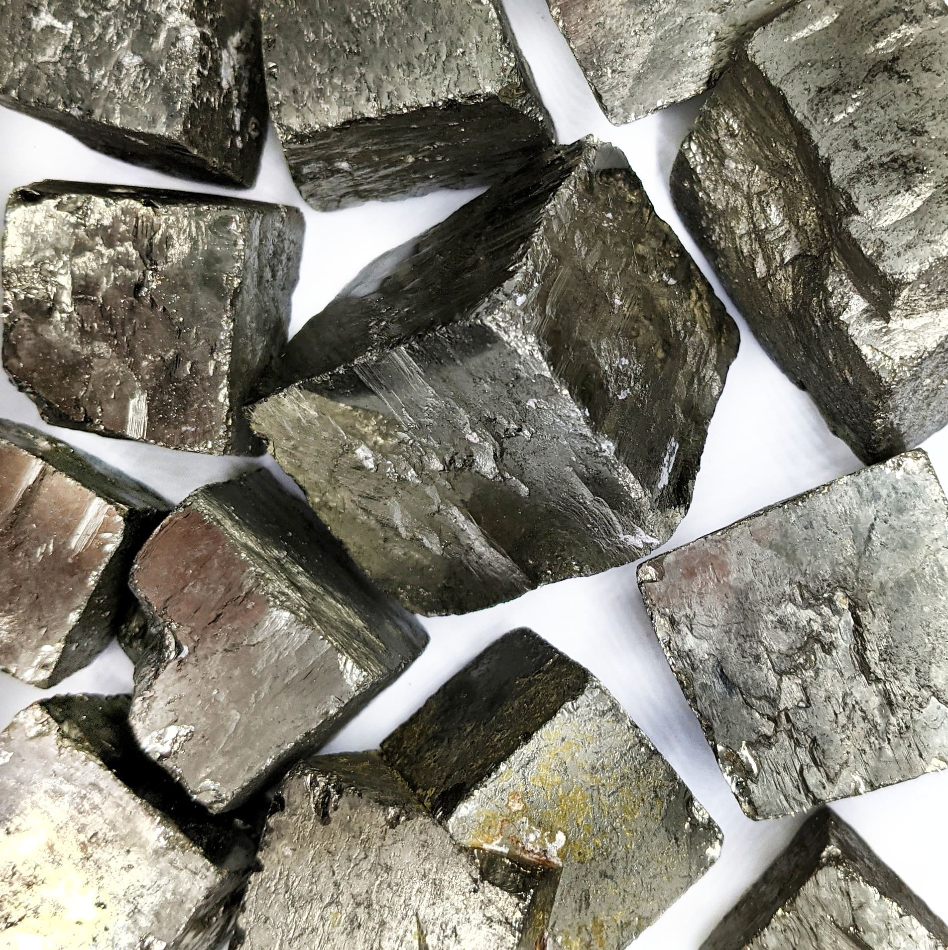 pyrite naturelle en cube